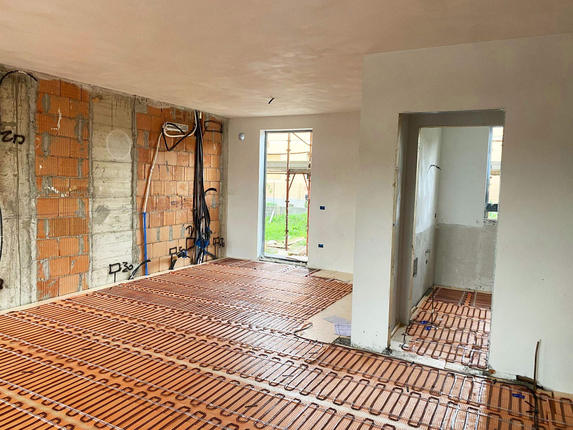 Warmset realisation - Black fiberglass heating