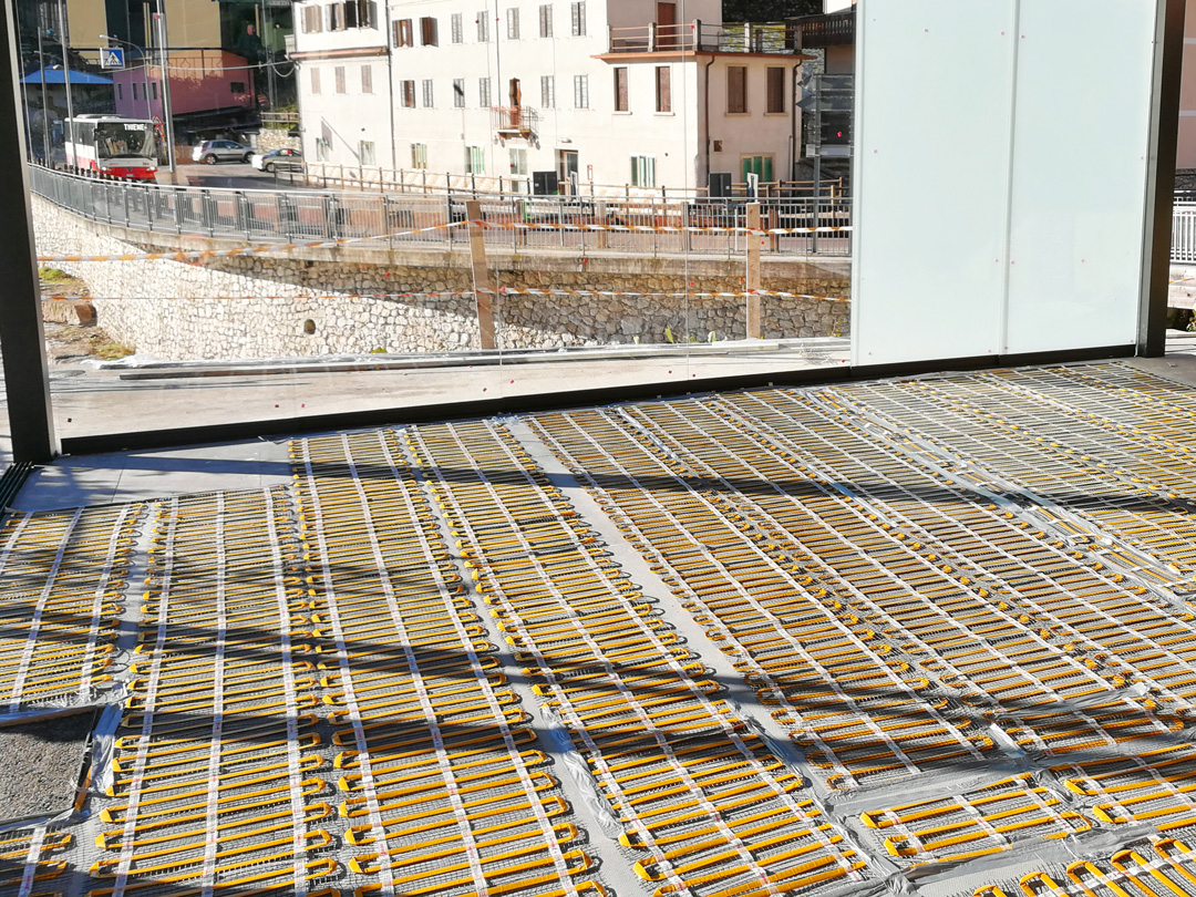Warmset realisation - Gold fiberglass heating